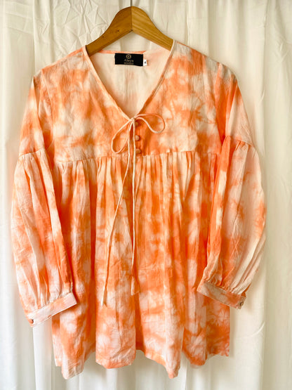 Mud Peach Tie Dye Top with solid White Pants